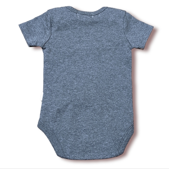 NWT Rabbit+Bear Infant "Unity" Onesie Organic Cotton Embroidered 3-6 mths Unisex - Picture 3 of 5